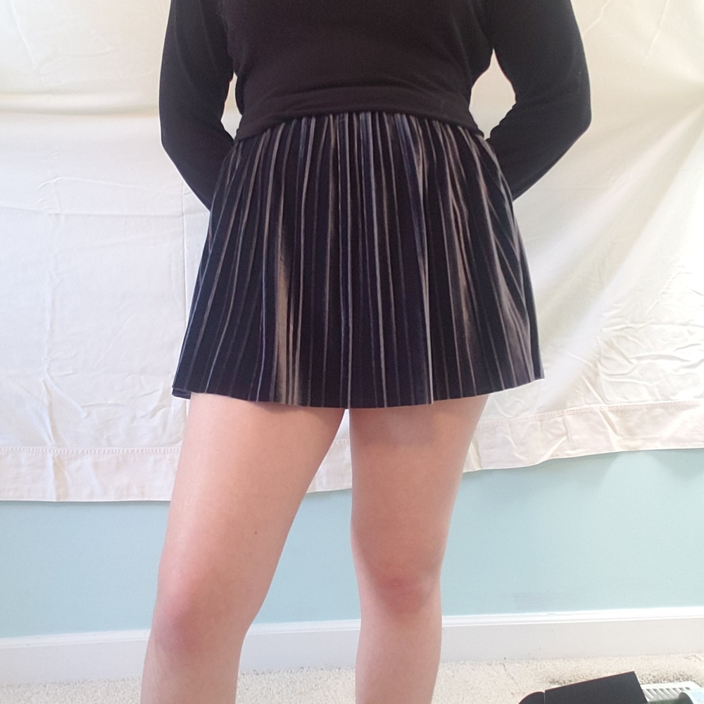 Crushed velvet pleated mini skirt